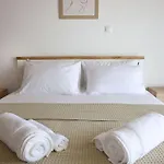η μονοκατοικία της χαράς. Villa Kalamaki (Corinthia)