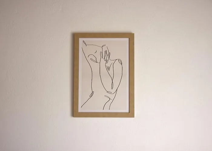 η μονοκατοικία της χαράς. *